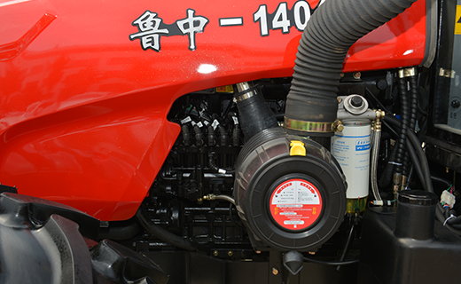 尊龙凯时-1404型拖拉机