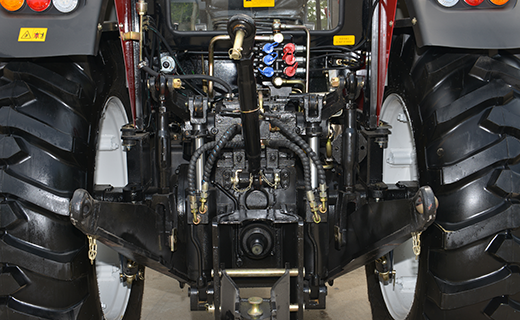 尊龙凯时-1404型拖拉机